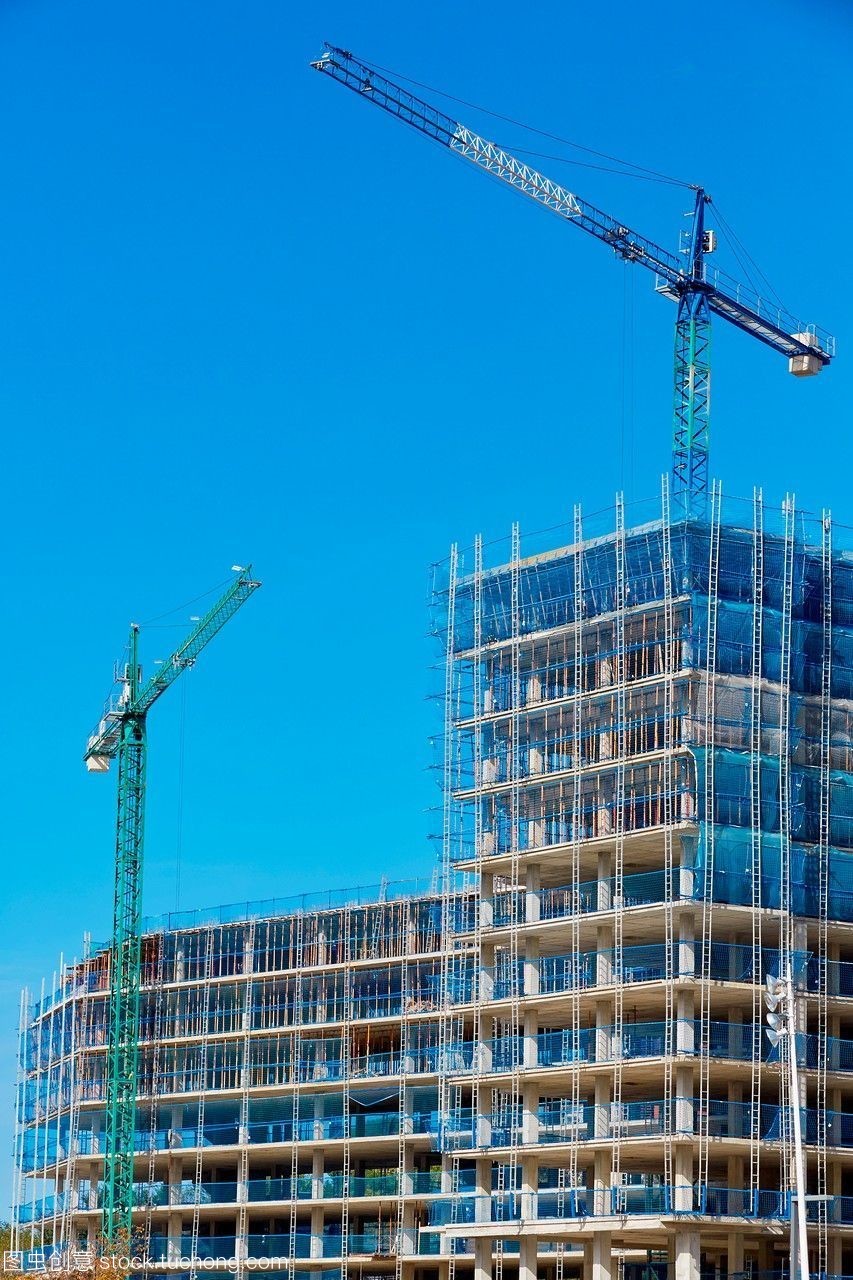 起重機保護在建筑工地的建筑工程多諾斯蒂亞,圣塞巴斯蒂安,巴斯克地區,西班牙